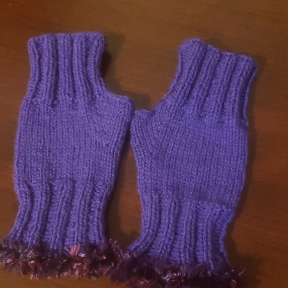 Hand made knit fingerless wrist warmer glo… - Picture 6 of 10